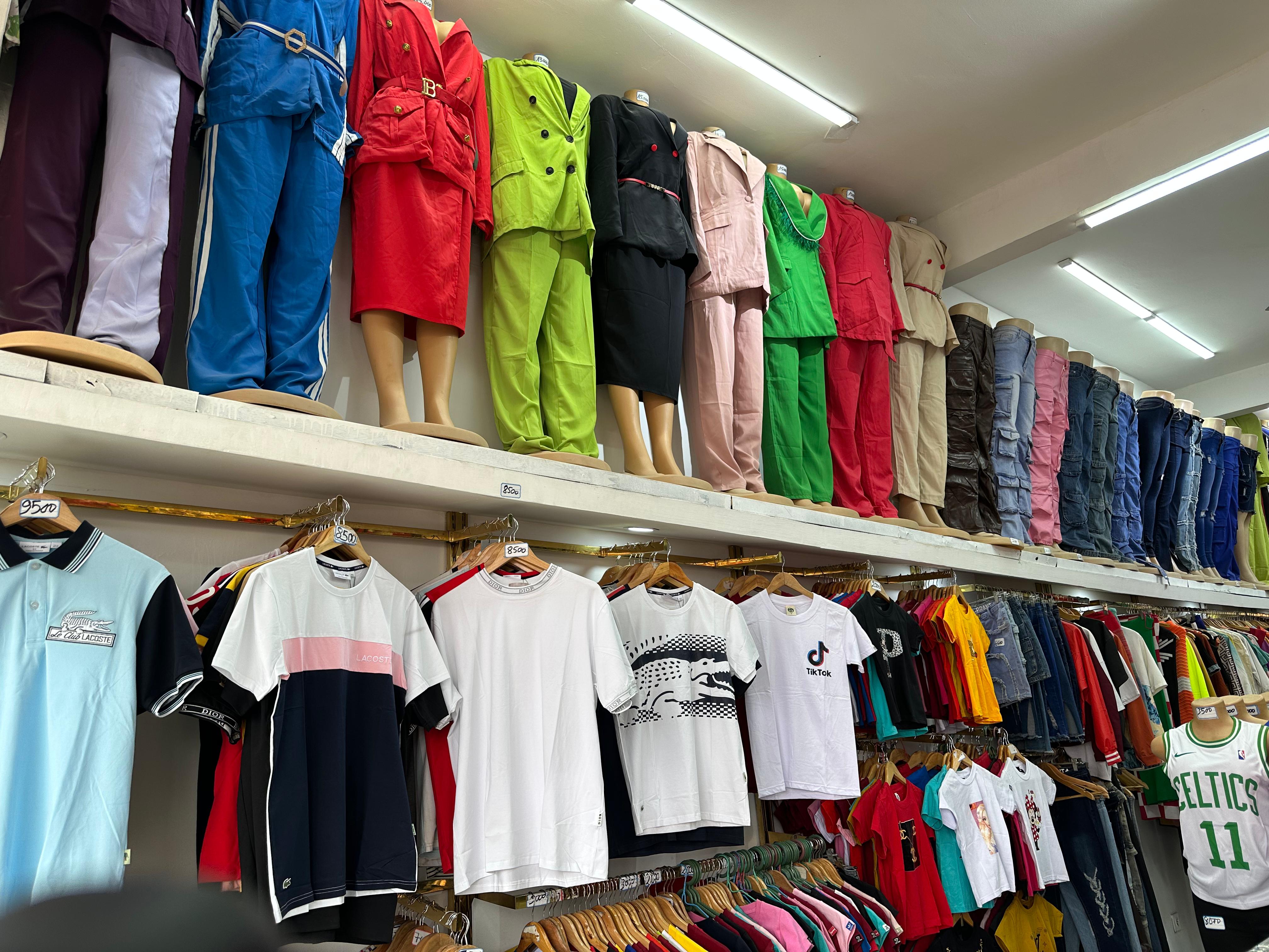 Cashmere scarf with plaid pattern in autumnal colors